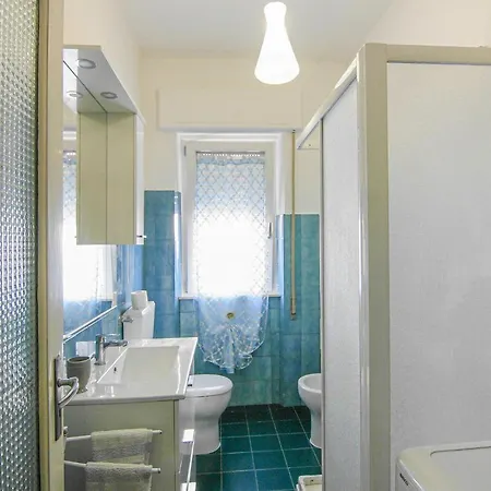 Apartment Stunning In With Wifi And 1 Bedrooms *