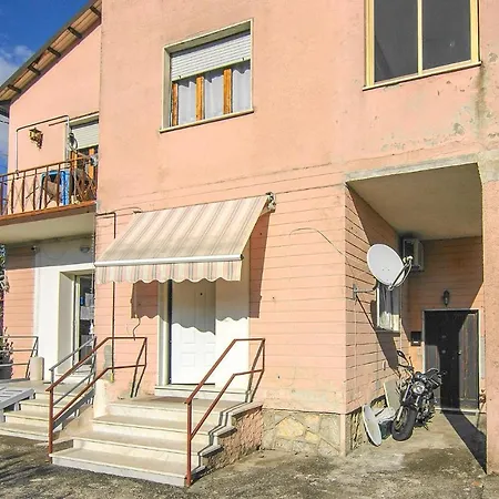 Stunning In With Wifi And 1 Bedrooms Apartmán
